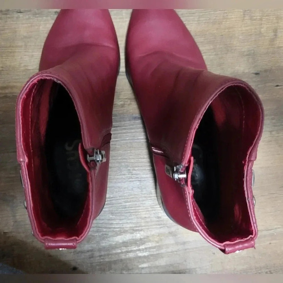 Circus by Sam Edelman Red Studded Ankle Boots Size 7 - Picture 3 of 12